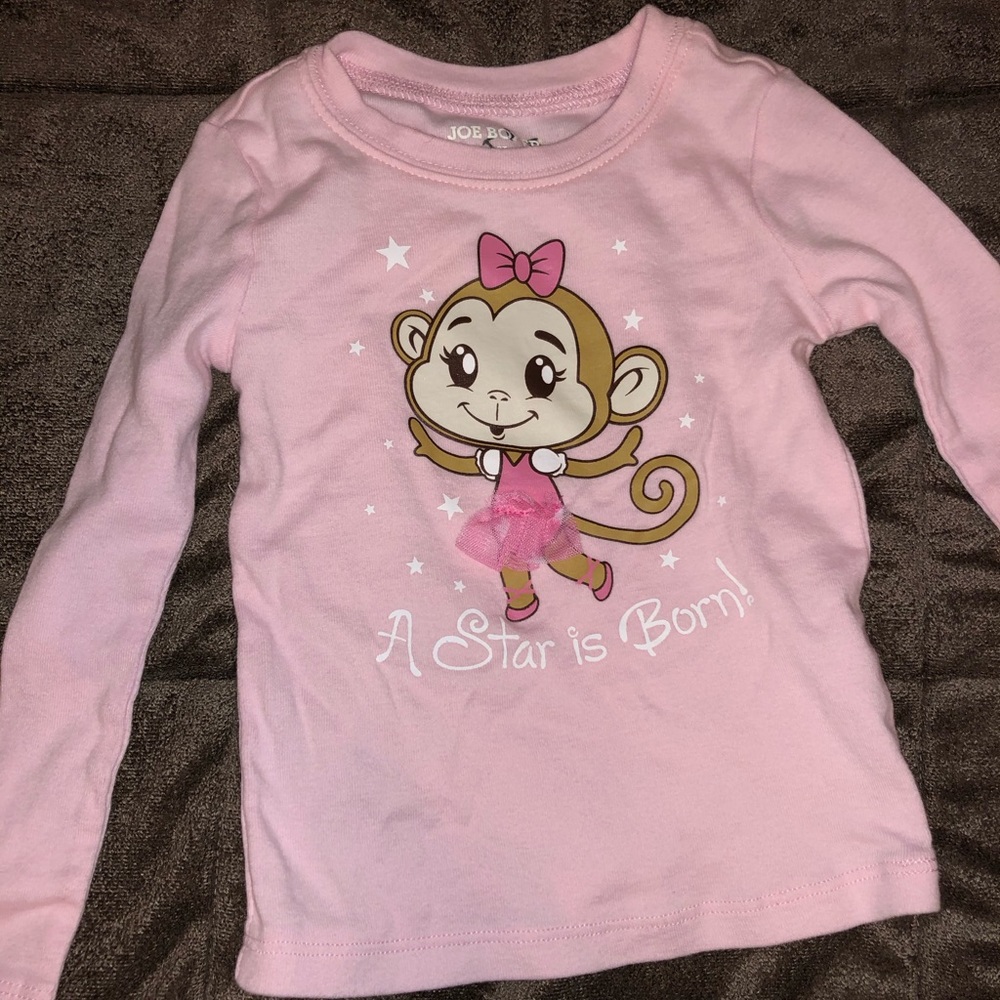 Girls 2T long sleeve tee, like new condition.